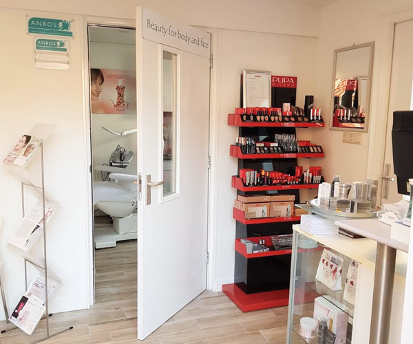 Binnen bij Salon Mirjam in Holten